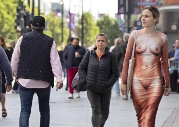 “Naked Dress”, de Jean Paul Gaultier, se torna a peça mais cobiçada do momento