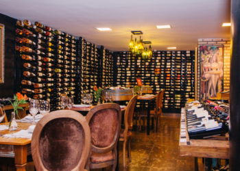 Queijos, vinhos e obras de arte: Marchand Antonio Aversa comemora aniversário em petit comité