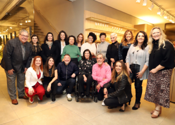 Ornare e Mulheres Positivas recebem convidados para exposição de projeto fotográfico