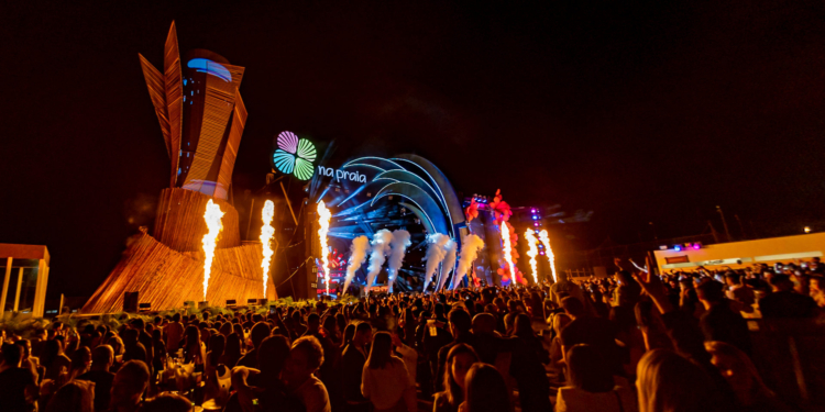 Matheus e Kauan se apresentam no Na Praia Festival em setembro