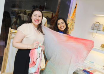 Artista plástica Isadora Maia apresenta lenços autorais na loja Confraria