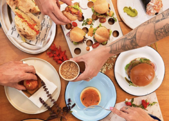 Primavera: Mané Mercado Vírgula celebra chegada da nova estação com Festival de Drinks e Comida de Mão