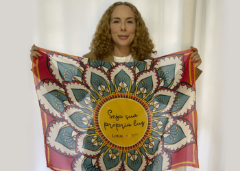 Lumas: Marca brasiliense cria lenço no mês de conscientização contra o câncer de mama