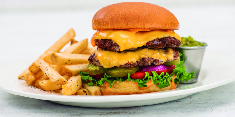 Hard Rock Cafe lança novo cardápio mundial no Brasil