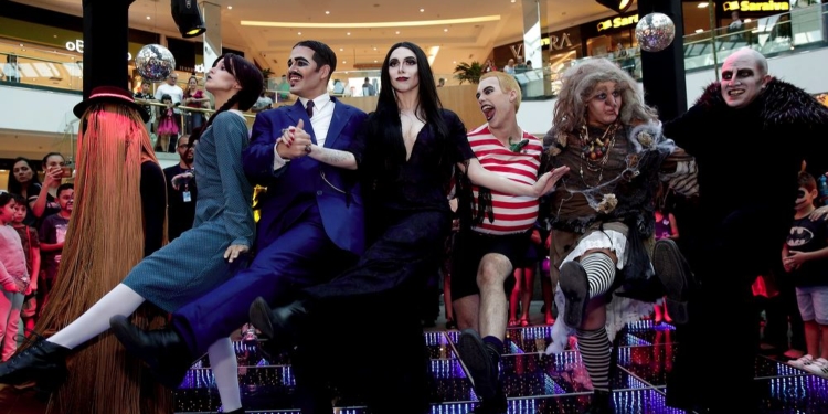 Halloween: ParkShopping monta espaço aterrorizante na Praça Central para diversão