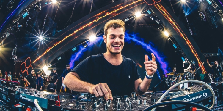 Bhaskar faz show no aniversário de 1 ano do Mezanino Gastrobar nesta sexta-feira