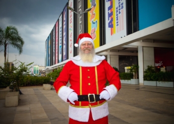 Papai Noel chega no Conjunto Nacional