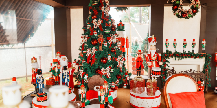 Luzes, magia, encanto e solidariedade: Pontão apresenta “Bosque de Natal do Quebra-Nozes”