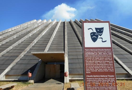 Depois de 9 anos fechado, Teatro Nacional começará reforma no fim do mês