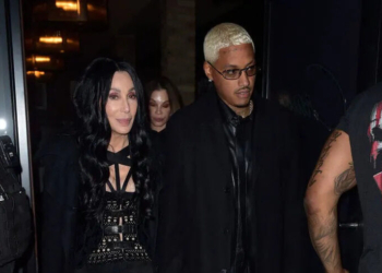 Apaixonada por Edwards, 40 anos mais novo, Cher decide casar aos 76 anos