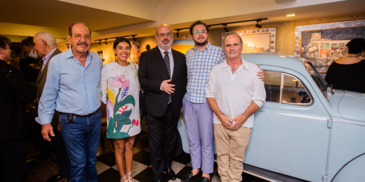 Mercato Galeria & Design abre exposição “Kombi Nação, o retorno da Van Filosofia”