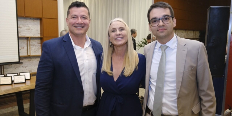 Confraternização: Sindesei-DF e Assespro-DF recebem convidados para confraternização