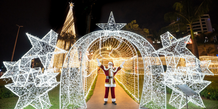 Taguatinga Shopping cria um verdadeiro cenário de Natal com neve e árvore iluminada de 33 metros de altura