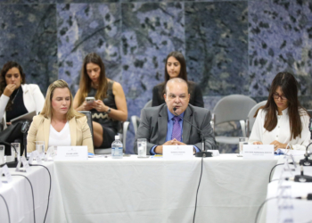 Governador Ibaneis Rocha destaca prioridades da nova gestão em reunião com secretários