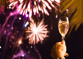 Com queima de fogos, réveillon do Pontão é celebrado com festa fechada nos restaurantes e aberto ao público no complexo