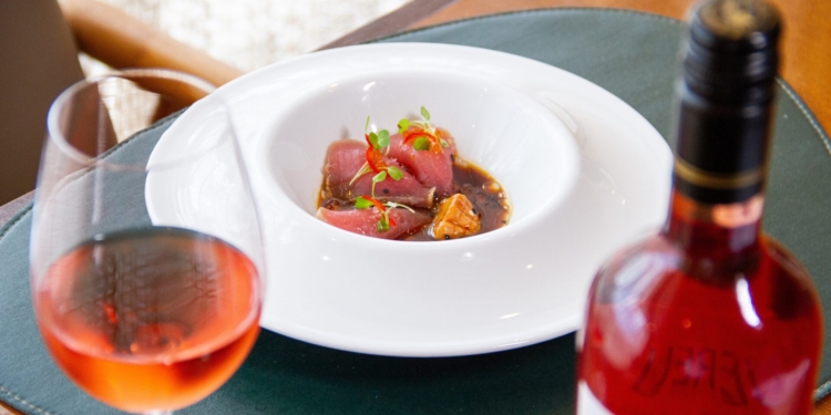 Experiência Taypá: Premiado restaurante apresenta menu exclusivo inspirado nos 12 anos da casa