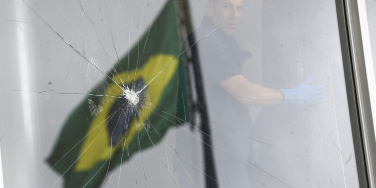 Fotos: Terroristas bolsonaristas invadem e vandalizam o Congresso, Palácio do Planalto e STF