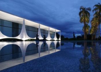 Tour: Conheça o Palácio da Alvorada idealizado pelo arquiteto Oscar Niemeyer