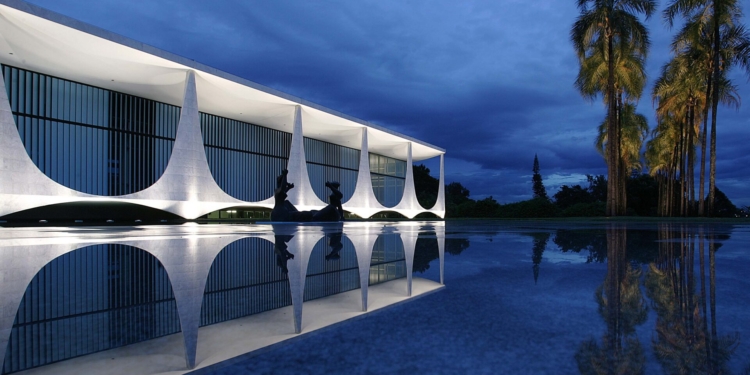 Tour: Conheça o Palácio da Alvorada idealizado pelo arquiteto Oscar Niemeyer