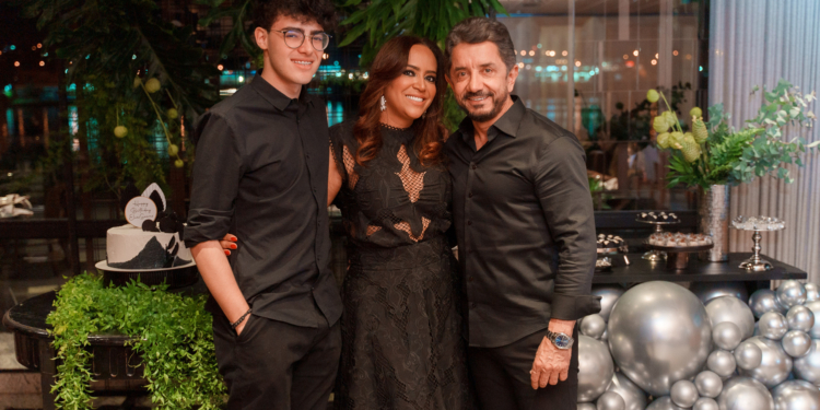 Vivas! Eliés Soares, noivo de Sandra Campos, comemora aniversário com grande festa no Gran Bier