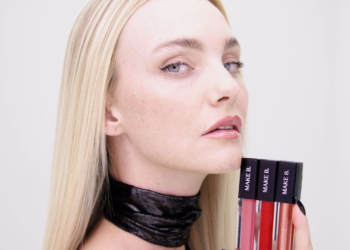 Top Carol Trentini estrela campanha dos novos batons líquidos de Make B., do Boticário