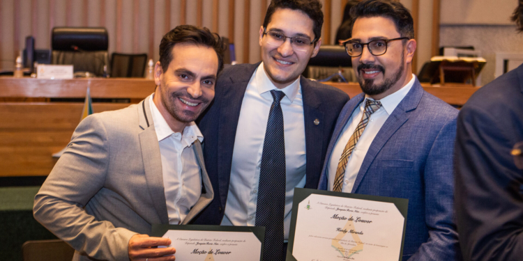 Moção de Louvor: Deputado Joaquim Roriz Neto homenageia jornalistas do Distrito Federal