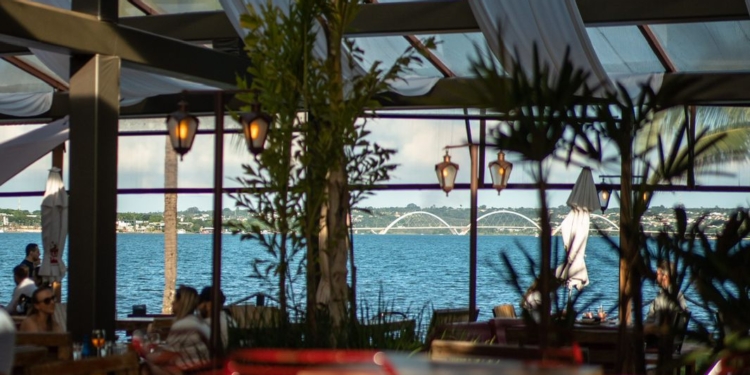 Feijuca do Izzi: Izzi Wine Garden, no Pontão, promove feijoada com samba neste domingo