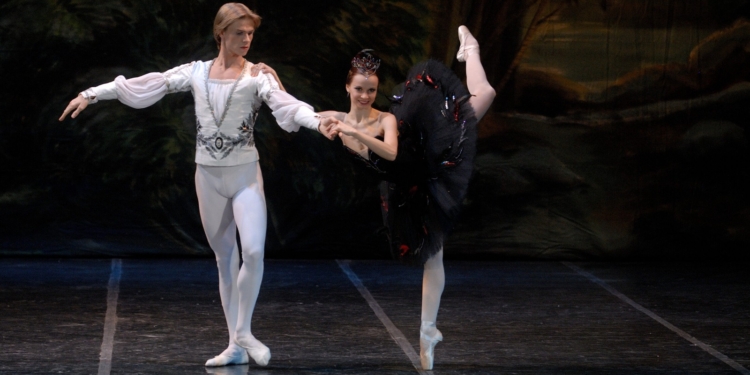 Sucesso mundial, companhia de ballet clássico de St. Petersburg traz a Brasília o “O Lago Dos Cisnes”