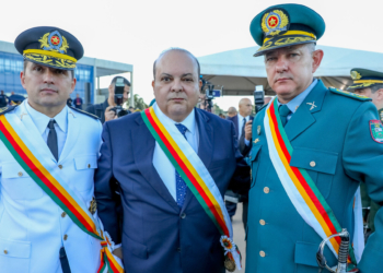 Governador Ibaneis Rocha entrega Medalha Tiradentes, maior honraria da PMDF