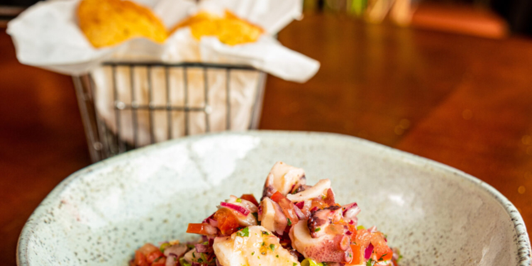 Quintal do Coco: nova experiência Coco Bambu inaugura no Mané Mercado