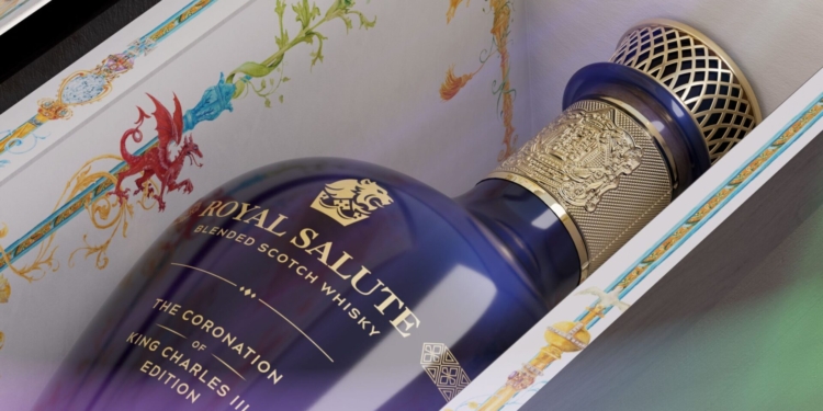 Edição limitada: Royal Salute criou 500 preciosas garrafas em homenagem à coroação do Rei Charles III