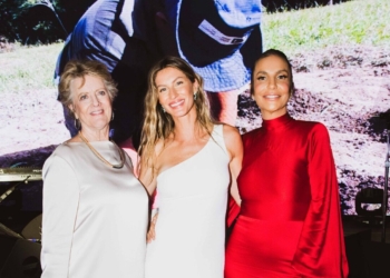 Gisele Bündchen usa joias Vivara no 1º Gala do Fundo Luz Alliance em Miami