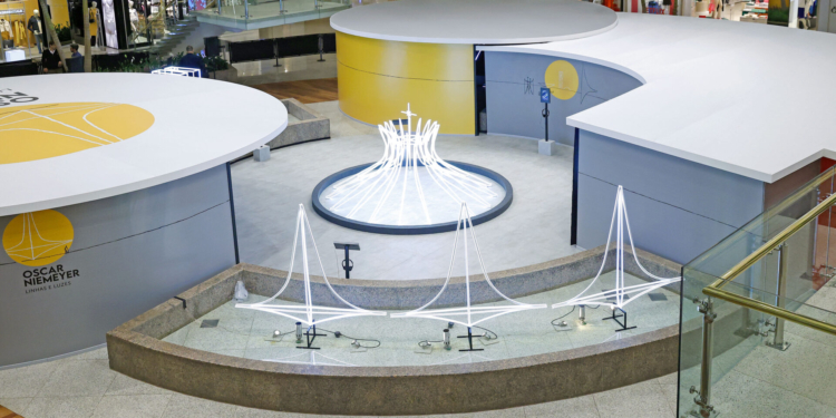 ParkShopping lança exposição imersiva ‘Oscar Niemeyer: Linhas e Luzes’ em noite de coquetel