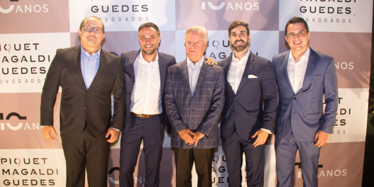 Piquet, Magaldi e Guedes Advogados celebra dez anos na capital em noite de festa