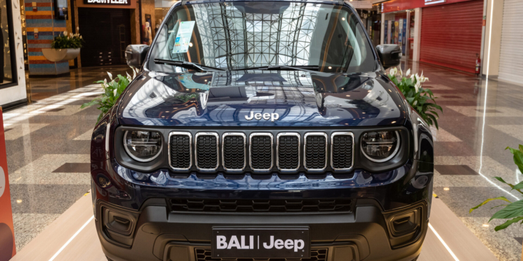 Brasília Shopping presenteia clientes com minitrufas da Kopenhagen no Dia dos Namorados e sorteio de um Jeep Renegade automático