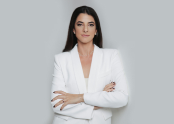 Soul Brasília + Estilozzo: Arquiteta Flávia Nasr assina lounge com podcast na CASACOR Brasília 2023