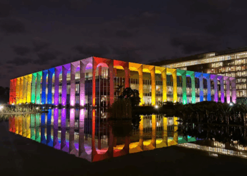 Rainbow: Brasília recebe iluminações em respeito ao Dia do Orgulho LGBTQIAPN+
