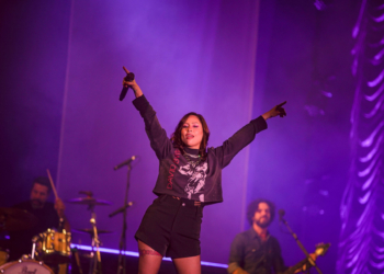 Chave de ouro: Pitty encerra edição de 20 anos do Capital Moto Week