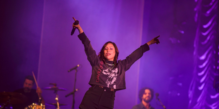 Chave de ouro: Pitty encerra edição de 20 anos do Capital Moto Week