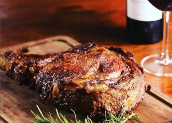 Chapada dos Veadeiros: restaurante Rústico Premium Grill, na Vila de São Jorge, oferece gastronomia típica