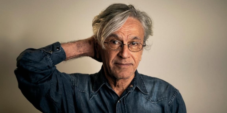 Léo Santana e Caetano Veloso agitam o fim de semana Na Praia