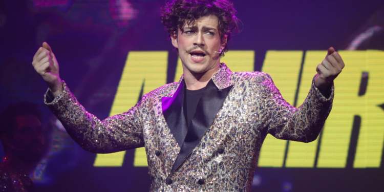 Ator brasiliense Pedro Nasser estreia musical ao lado de Sandra de Sá