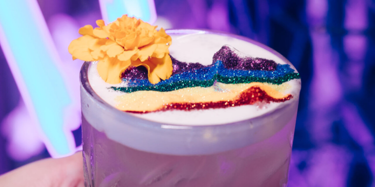 Mezanino da Torre de TV celebra o orgulho LGBTQIA+ com drink temático