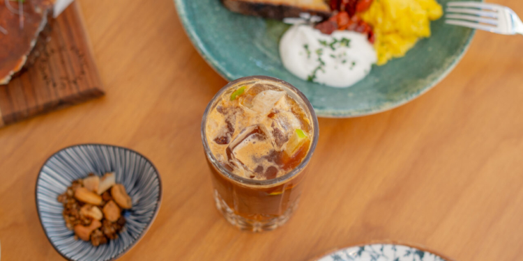 Casa Almería lança cestas para Dia dos Pais e faz brunch especial no domingo