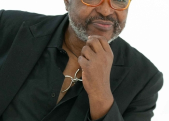 Artista plástico Sanagê Cardoso lança livro “96 Dias No Labirinto” no Casapark