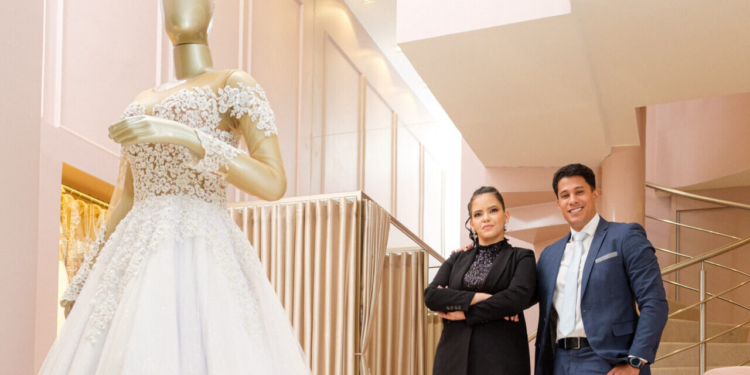 Timeless: Santis Noivas desfila nova coleção no Espaço Monumental