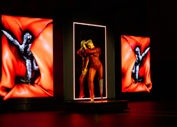 Christian Louboutin retorna com o “The Loubi Show”