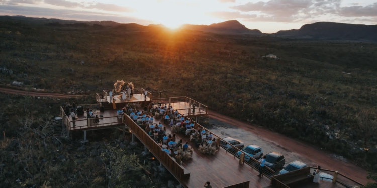 Pura – Templo de Pedra une eventos, gastronomia e hospedagem com experiências inesquecíveis na Chapada dos Veadeiros