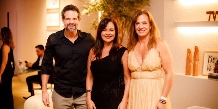 Arnaldo Pinho, Isabel Veiga e Monica Pinto celebram ambiente da Maai Arquitetura na CASACOR Brasília 2023