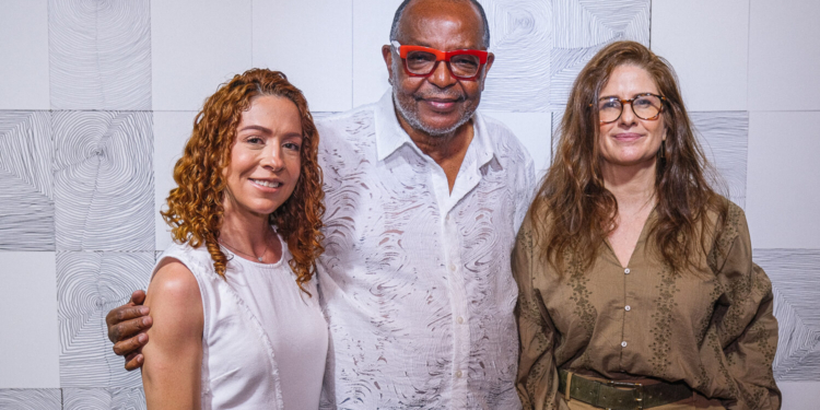 Sessão de Autógrafos: Artista Sanagê lança livro no CasaPark